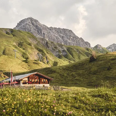 Hotel Burg Oberlech 4*