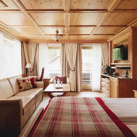 Burg Oberlech Hotel 4*