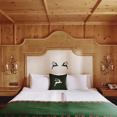 Hotel Burg Oberlech 4*