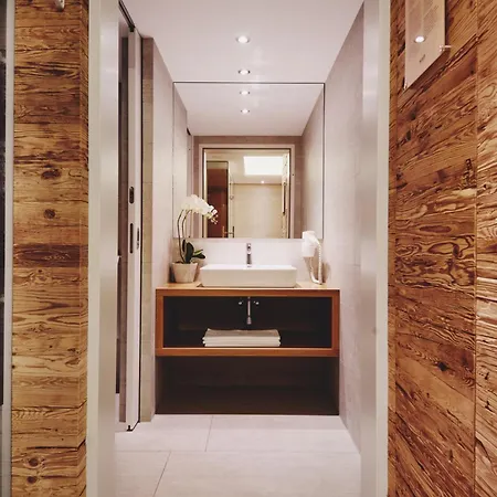 Burg Oberlech Hotel 4*