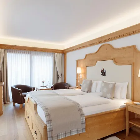 Hotel Burg Oberlech 4*