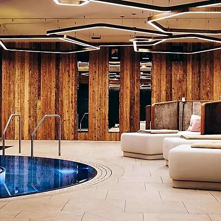Hotel Burg Oberlech 5*